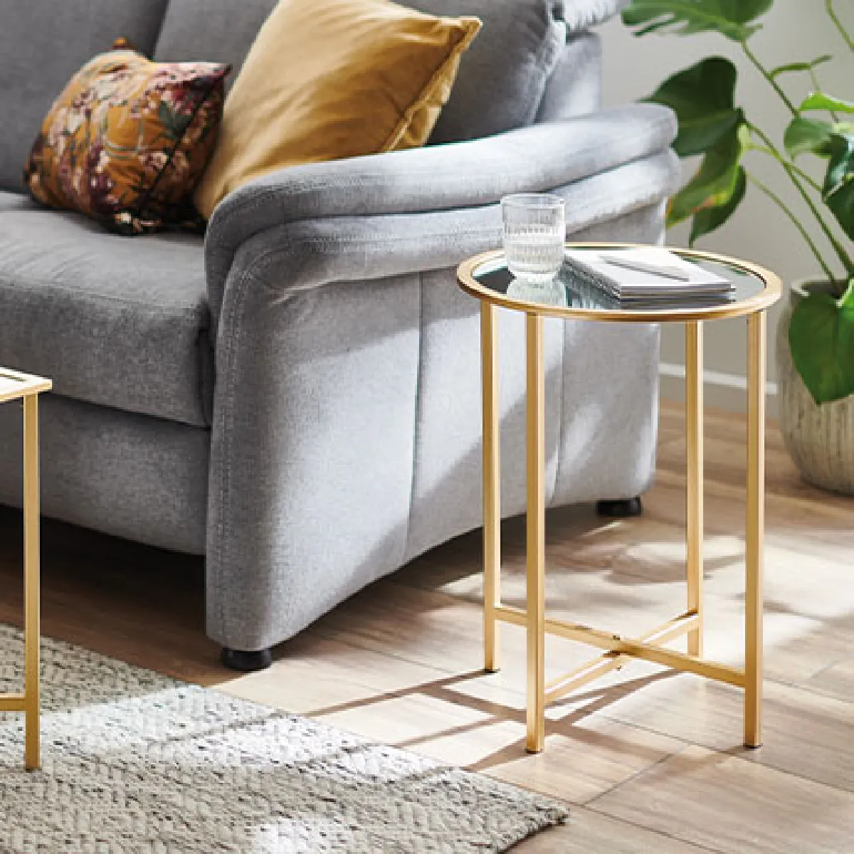 Mes Table D'appoint Ronde 39X53 Cm En Verre Et Métal Doré