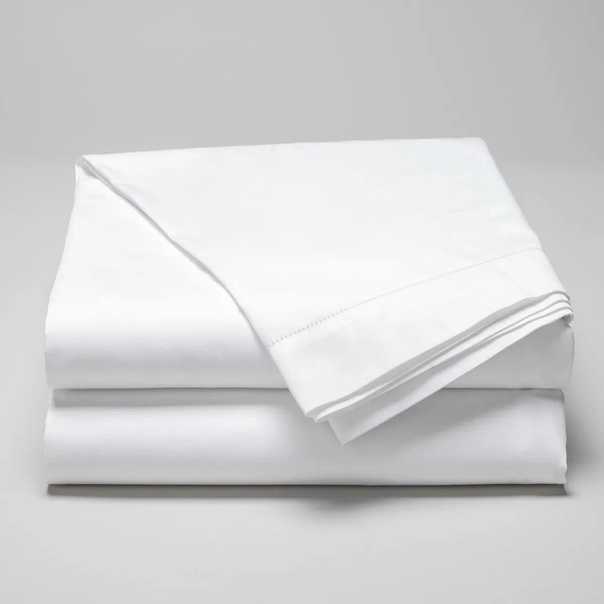 COTTON & CO Drap Plat en satin de coton &eacute;gyptien 120 fils finition jour &eacute;chelle