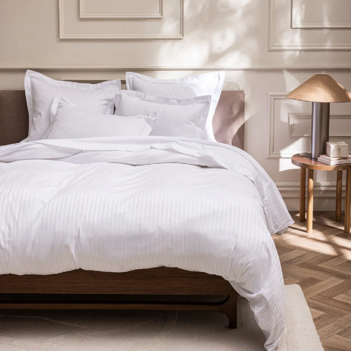 Drap Plat "Prestige" 100% Satin de coton Peigné avec fines rayures / 120 fils /cm² Coton Pu