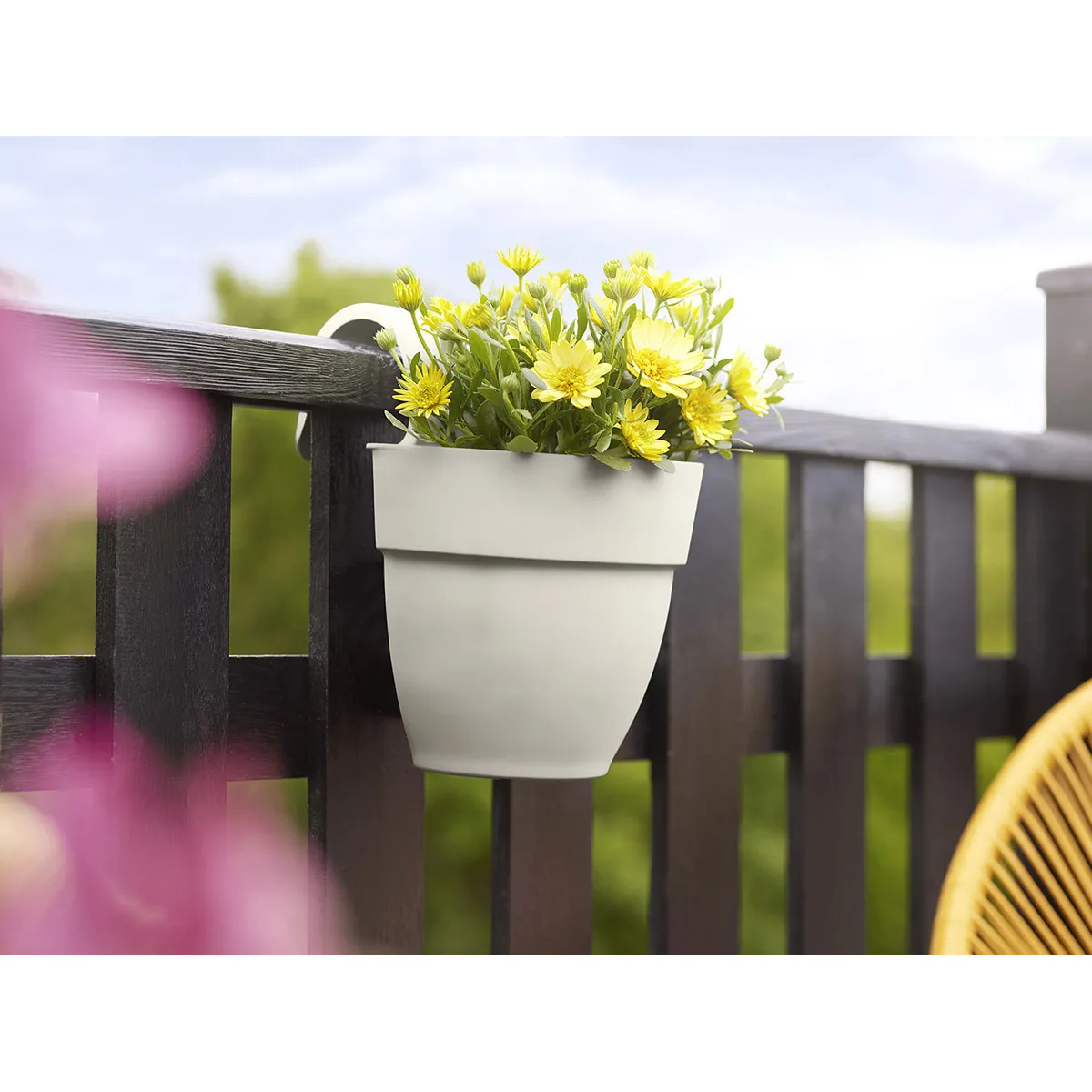 Pot de fleurs ELHO Vibia Campana Easy Hanger Small Balcon extérieur 24.1 x W 20.5 x H 26.5 cm - vue 6