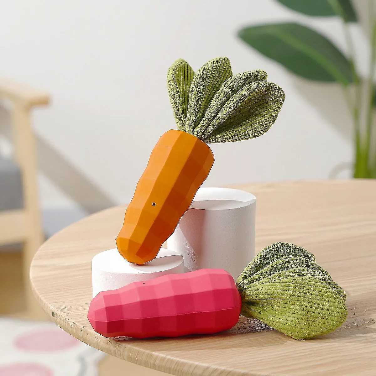 Meilleurs prix pour Jouet pour chien Carotte Bâton de dentition 12 X 5cm Son 2 Couleurs Forme Unique Caoutchouc Rose/Orange Jouets Anti-morsure Doux et Mignons