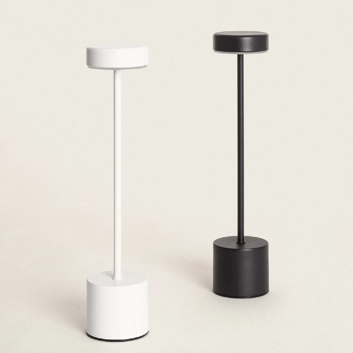 Ledkia Lampe à poser LED Zimba - Noir Ledkia Lampe à poser LED Zimba - Noir