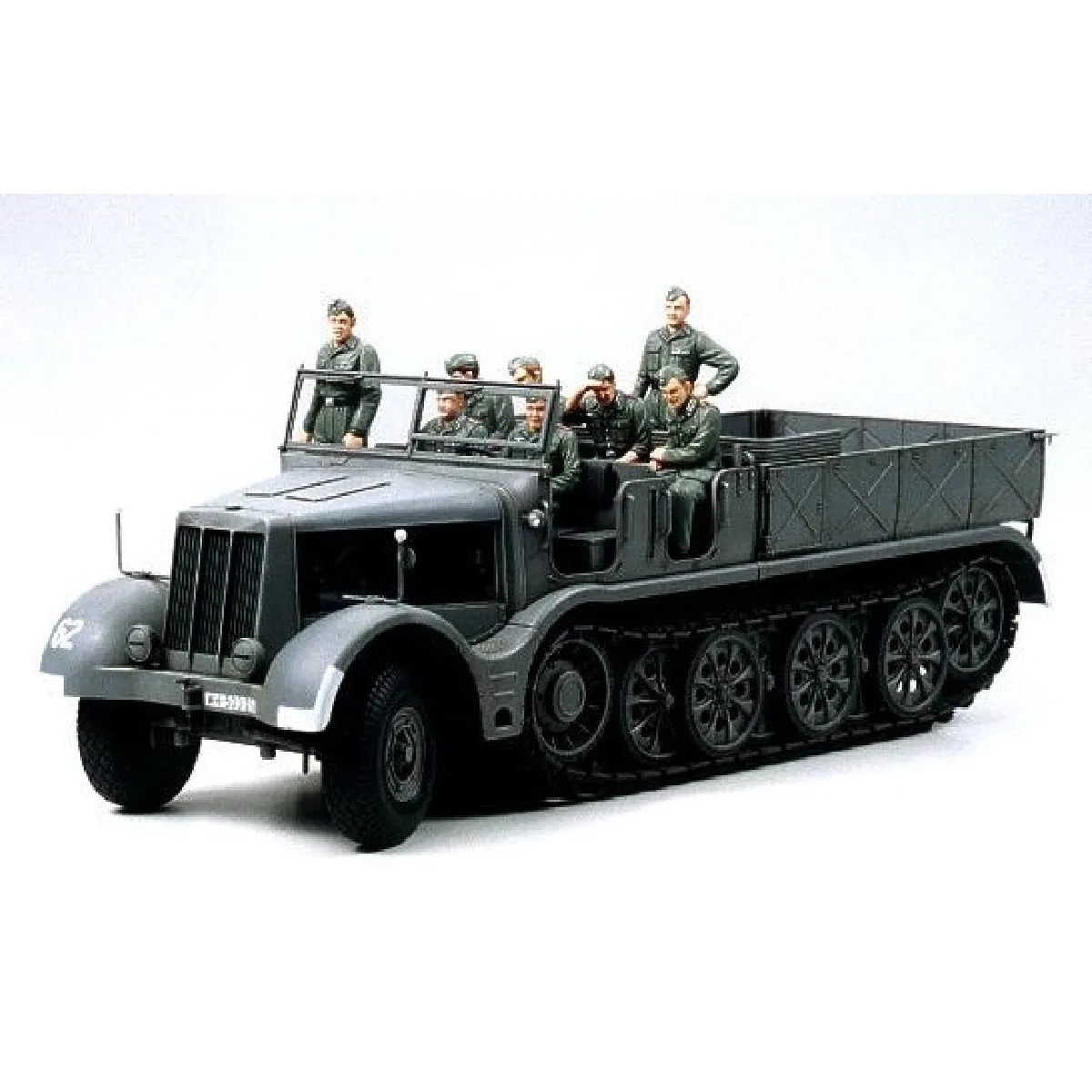 TAMIYA  maquette militaire halftrack 18t FAMO 1/35