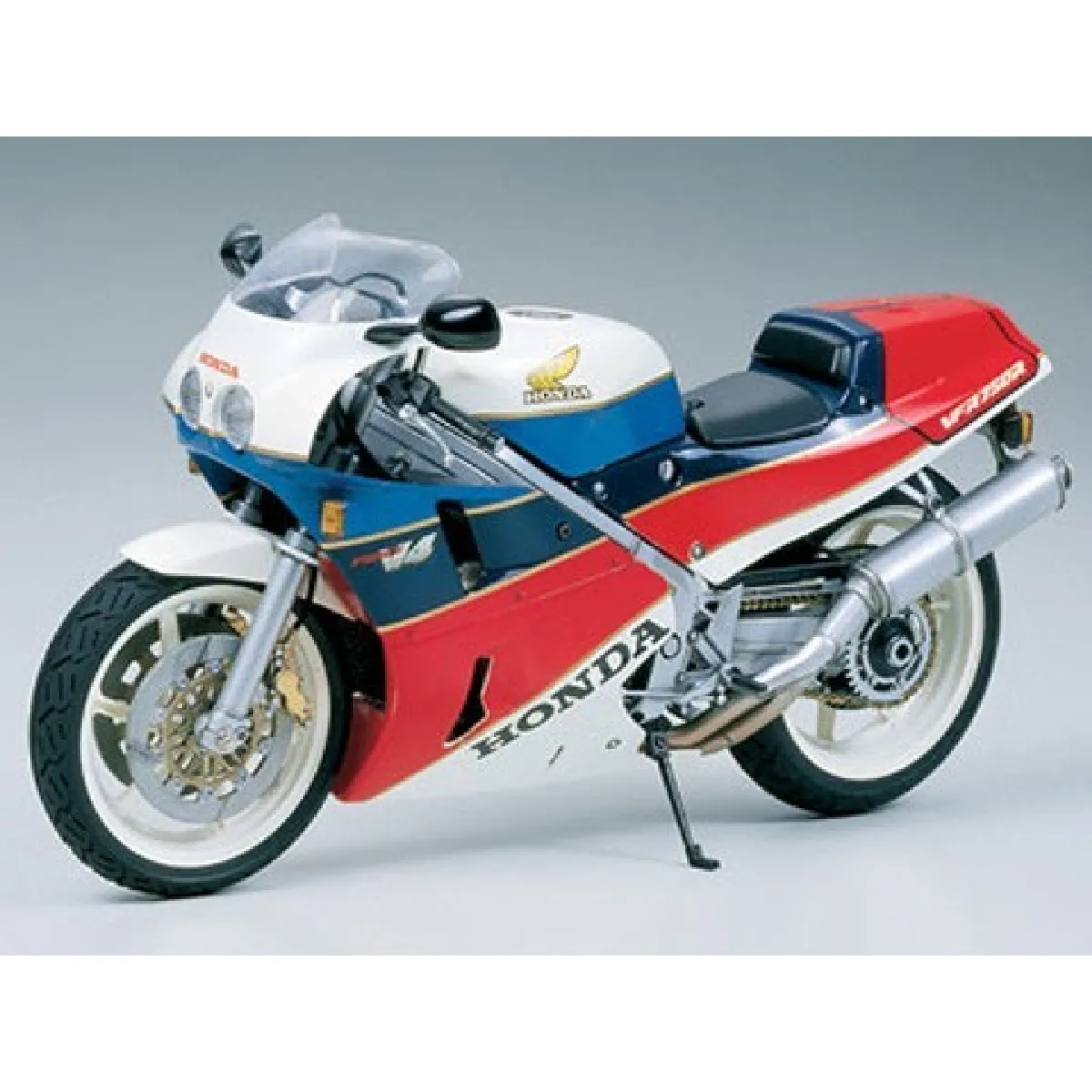TAMIYA  maquette moto Honda VFR750R 1/12