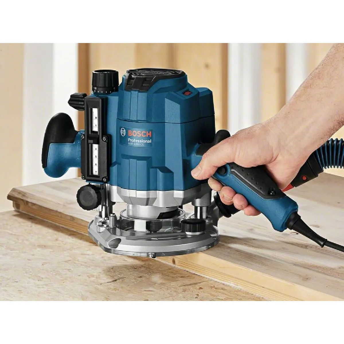 Bosch GOF 1250 CE - vue 10