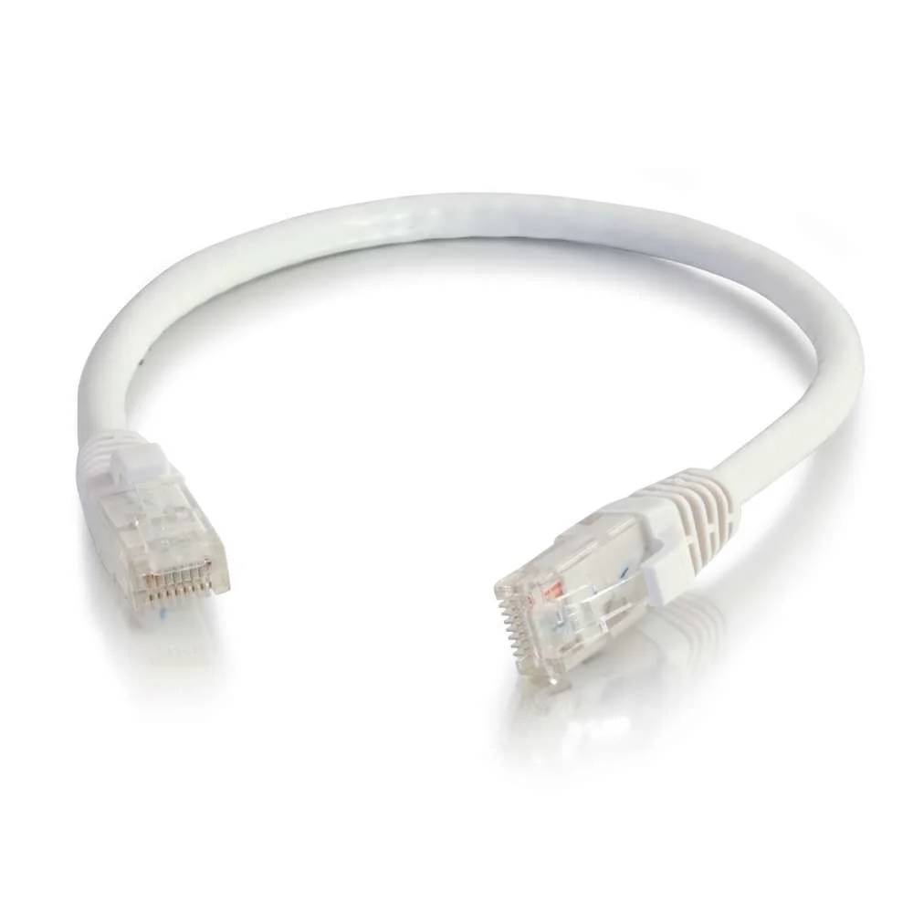C2G Cat6 Booted Unshielded (UTP) Network Patch Cable - Cordon de raccordement - RJ-45 (M) pour RJ-45 (M) - 50 cm - UTP - CAT 6 - moulé, sans crochet, bloqué - blanc