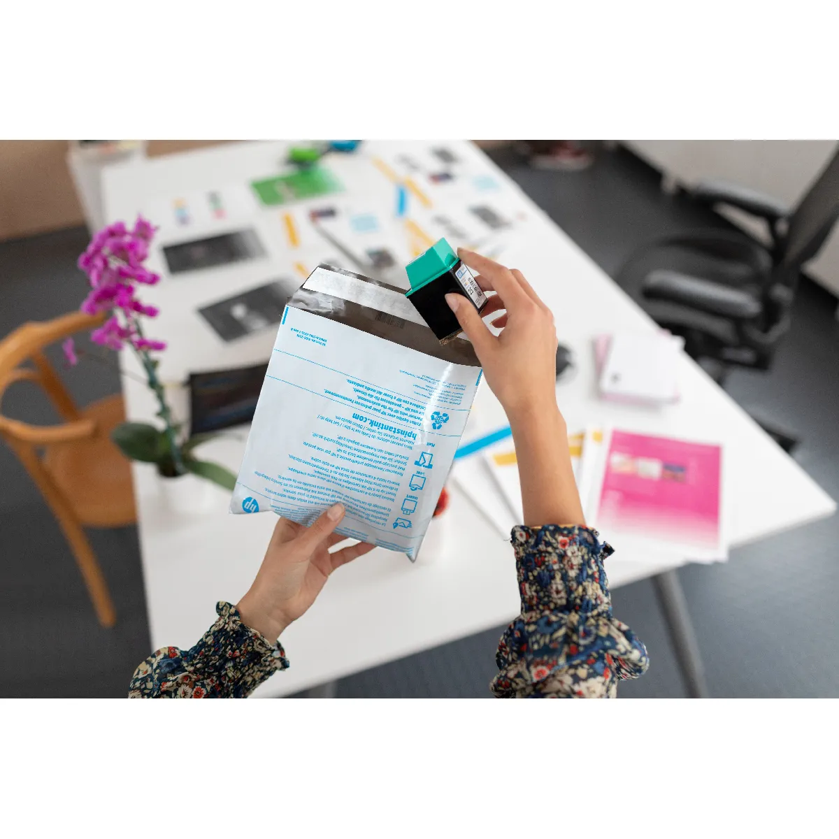 HP 940XL Cyan - vue 3