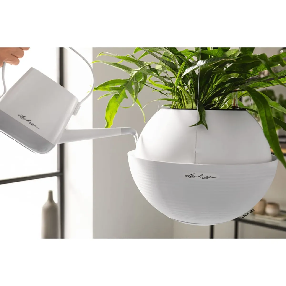 LECHUZA Jardinière suspendue BOLA Color 23 - Blanc
