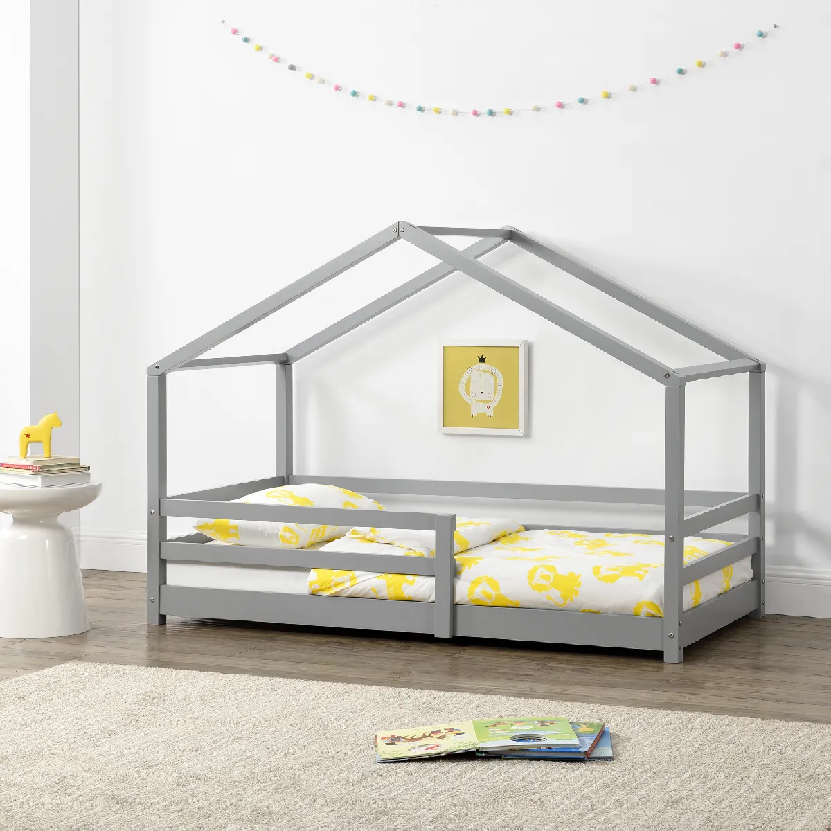 Lit d'Enfant Maison avec Barreaux de S&eacute;curit&eacute; Kn&auml;tten Pin 90 x 200 cm Gris Clair Mat Laqu&eacute; [en.casa]