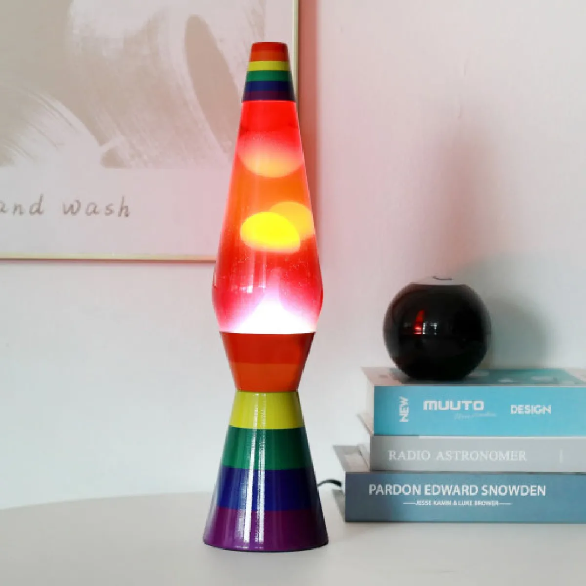 Magneticland Lampe à lave Love is Love - Multicolore