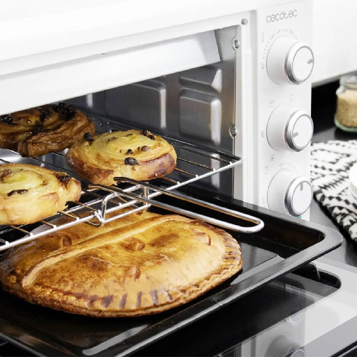 CECOTEC  Bake&Toast 2600 White