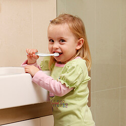 Dreambaby Lot de 3 Brosses à Dents en 3 Etapes - Blanc