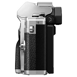 Avis OM System E-M10 Mark IV Argent + 14-150mm Noir
