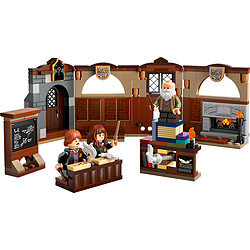 LEGO Harry Potter 76442 Le château de Poudlard : le cours de sortilèges