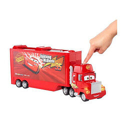 Mattel Cars Disney Pixar - Transporteur Mack rouge, sons et lumieres - Petite Voiture / Camion - Des 3 ans