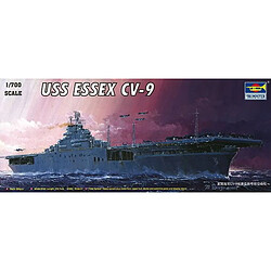 USS Essex CV-9 - 1:700e - Trumpeter