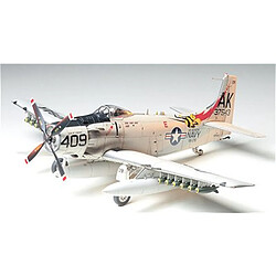 Tamiya Maquette avion : Douglas A-1H Skyraider US Navy