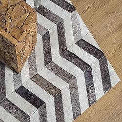 Acheter Beliani Tapis gris aux motifs zigzag 140 x 200 AKSAZ