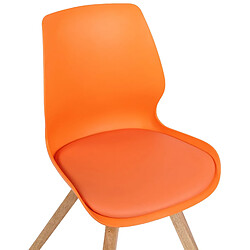 Decoshop26 Lot de 4 chaises de salle à manger design scandinave en plastique et PVC orange et pieds en bois clair 10_0001850