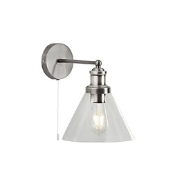 Searchlight Applique murale Pyramid Acier Argent satiné Matériau : AcierColoris : Argent satinéNombre d'ampoules : 1Type d'ampoule : E27Puissance max par ampoule (W) : 60Ampoules incluses : NonIP : 20Hauteur en Cm : 25Largeu