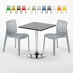 Grand Soleil Table Noir et 2 Chaises Colorées Polypro