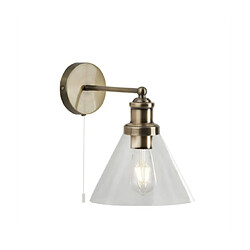 Searchlight Applique murale Pyramid Acier Laiton Antique Matériau : AcierColoris : Laiton AntiqueNombre d'ampoules : 1Type d'ampoule : E27Puissance max par ampoule (W) : 60Ampoules incluses : NonIP : 20Hauteur en Cm : 25Large