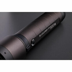 Avis Lampe Torche LED Ledlenser Signature 35 W 2000 Lm