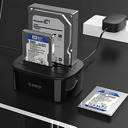 Wewoo Boîtier disque dur pour 2.5 pouces / 3.5 SATA HDD / SSD 6228US3-C 1 à 1 Clone 2 Baie USB 3.0 Type-B à de stockage externe Dock