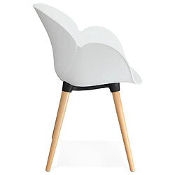 Avis Alterego Chaise design scandinave 'PICATA' blanche avec pieds en bois