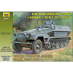 Zvezda Maquette Half-track : Sd.Kfz.251/1 Ausf.B Hanomag 