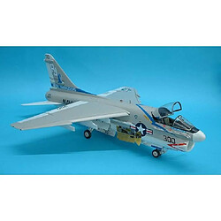 Trumpeter Maquette Avion Uss A-7e Corsair Ii pas cher