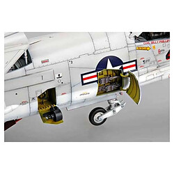 Acheter Trumpeter Maquette Avion F-8e Crusader