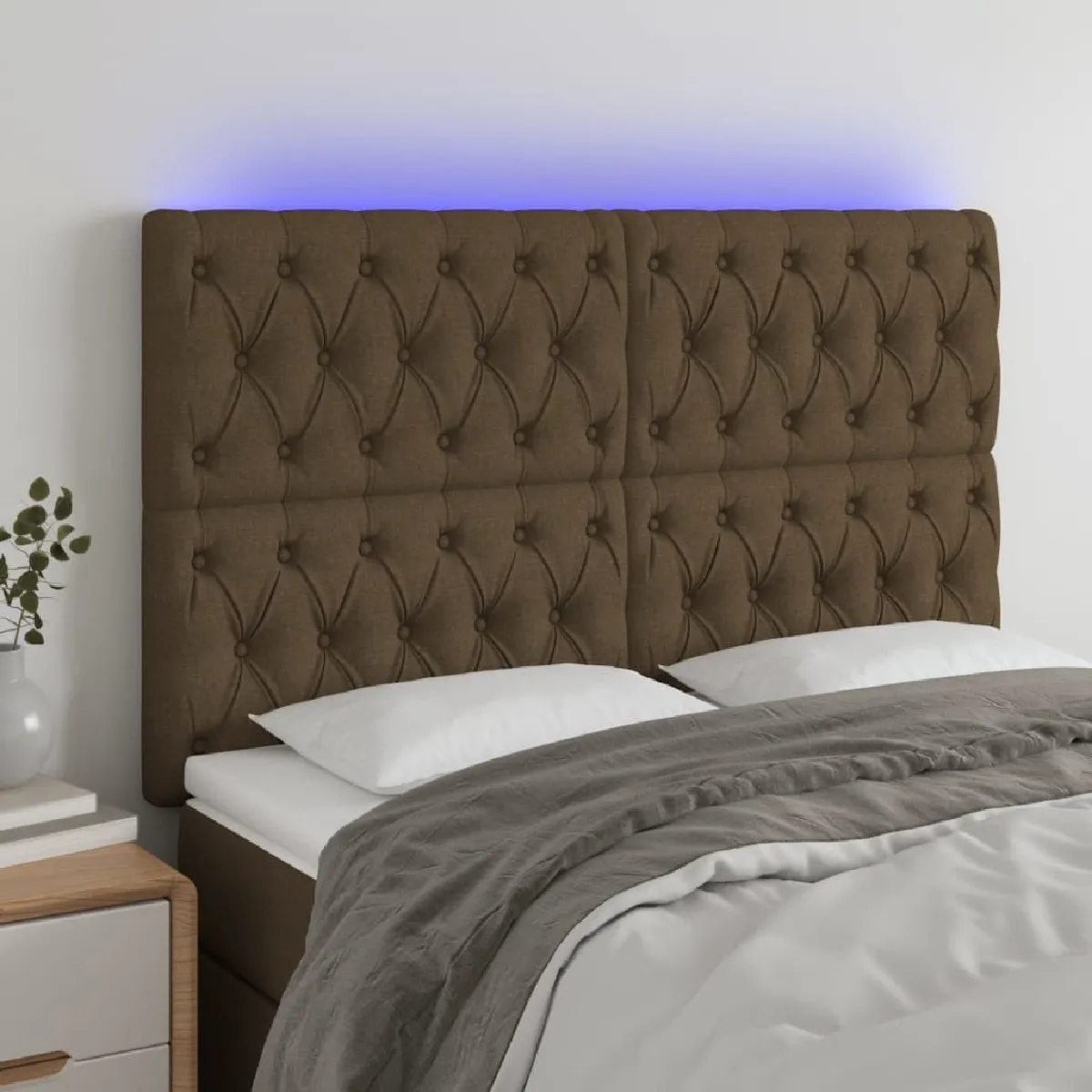 Maison Chic Tête de lit scandinave à LED,meuble de chambre Marron foncé 144x7x118/128 cm Tissu -MN14982