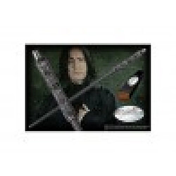 Noble Collection - Réplique Harry Potter - Baguette Magique de Severus Rogue (édition personnage)- Matière résine- Vendu sous boite ecrin- Une pince collector dorée avec le nom du personnage est fournie avec - Taille 40cm 