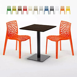 Grand Soleil Table carrée 60x60 pied noir et surface bois avec 2 chaises colorées Gruvyer Kiss - Orange