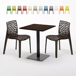 Grand Soleil Table carrée 60x60 pied noir et surface bois avec 2 chaises colorées Gruvyer Kiss - Marron