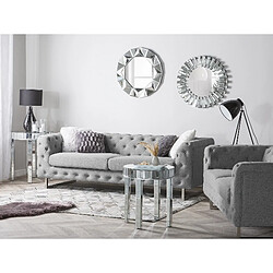 Beliani Canapé style Chesterfield en tissu gris clair VISSLAND