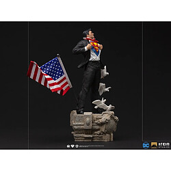 Avis Iron Studios Superman - Clark Kent Statue Deluxe Art Scale 1/10