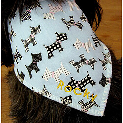 Spoilt Rotten Pets Motif Dog Ecossais Bleu Ciel Bandana. Taille Moyenne/Grande Fits 43,2 - 55,9 cm Cou. n'importe Quel nom ou nom de Nick brodée Gratuit