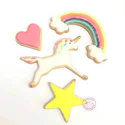 Scrapcooking 4 Découpoirs sur cintre Licorne