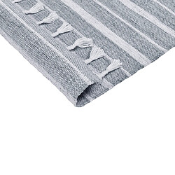 Avis Beliani Tapis gris clair 140 x 200 cm BADEMLI