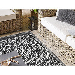 Avis Beliani Tapis extérieur noir à motif géométrique 120 x 180 cm BARMER