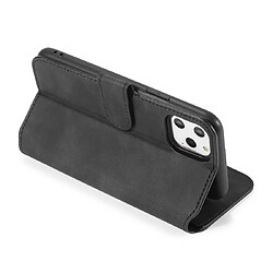 Wewoo Coque Étui à rabat côté huile rétro avec support logements pour cartes et portefeuille iPhone 11 Pro noir pas cher