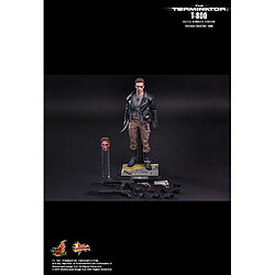 Hot Toys MMS238 - The Terminator - T-800 Battle Damaged Version