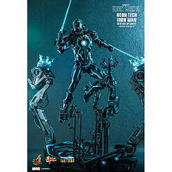 Hot Toys MMS672D50 - Marvel Comics - Iron Man 2 - Neon Tech Iron Man & Suit-Up Gantry Standard Version pas cher