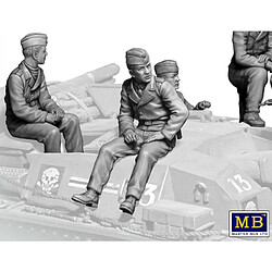 Master Box Figurine Mignature German Stug Iii Crew, Wwii Era.their Position Is Behind That Forest pas cher