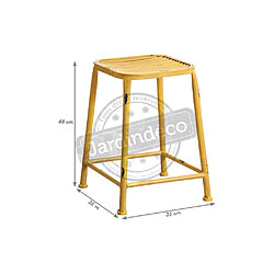 Aubry Gaspard Tabouret carré en métal jaune.