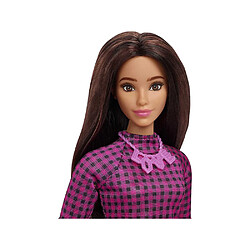 Avis Mattel Poupée Barbie Fashionistas avec Robes à Carreaux Col Montant et Baskets Chics Rose