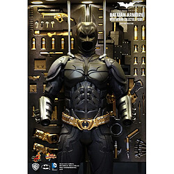 Avis Hot Toys MMS234 - DC Comics - The Dark Knight - Batman Armory With Batman