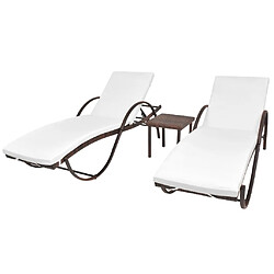 Helloshop26 Lot de 2 transats chaise longue bain de soleil lit de jardin terrasse meuble d'extérieur avec table résine tressée marron 02_0012128